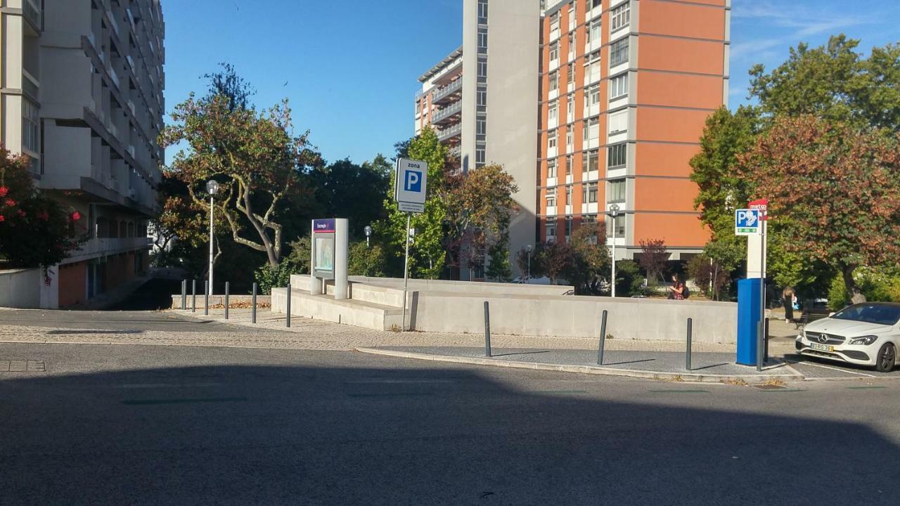 Encarnação Metro 1/2 Lisboa Exterior foto